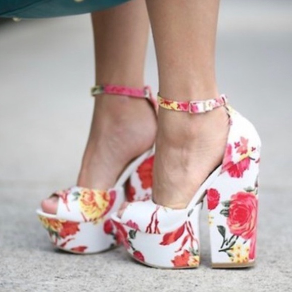 White floral high platform heel ankle strap wedge sandals Sz 10 shoe dazzle - Picture 4 of 9